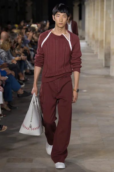 Look 7